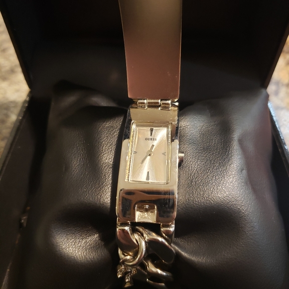 Guess Watch - Picture 5 of 7